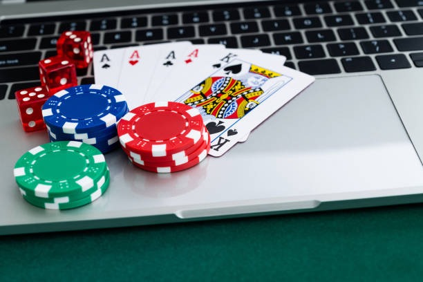 cantikqq Live Casino Tables at Your Fingertips